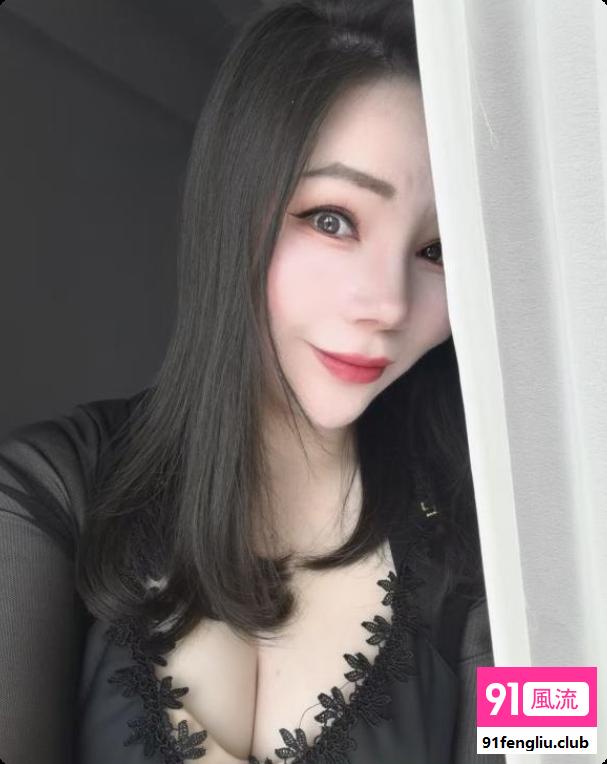 风骚韵味的大奶妹